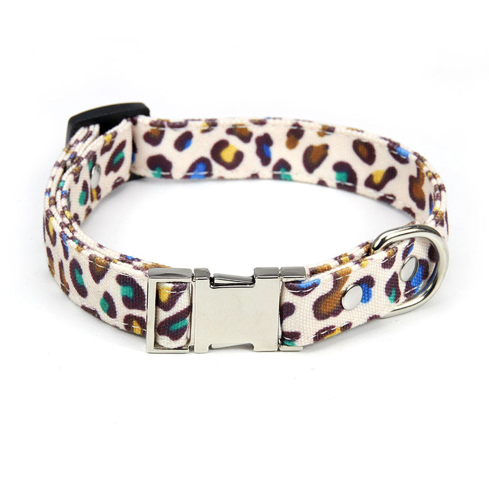 Hundehalsband mit Leopardenmuster