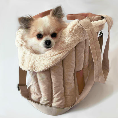 Trendy transport bag for dogs with faux fur interior