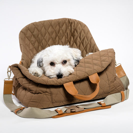 2-in-1 quilted dog bag that turns into a comfortable car bed in water-repellent nylon